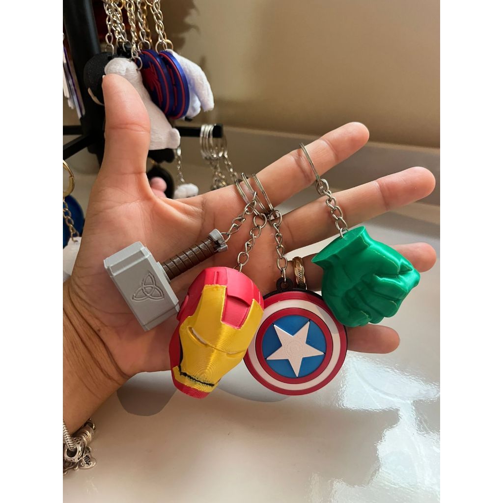 Kit com 4 Chaveiros Heróis – Perfeito para os fãs da Marvel -HULK-THOR -CAPITÃO AMÉRICA-HOMEM DE FERRO