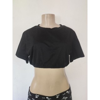 Blusa feminina cropped, blusinha preta, Veste 40/42.
