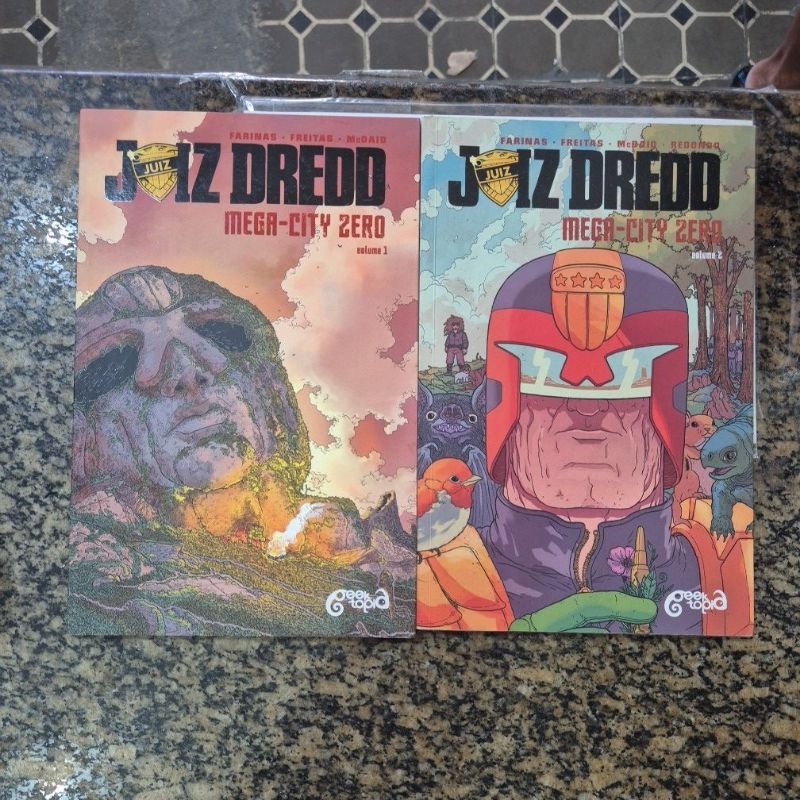 JUIZ DREDD - MEGA CITY ZERO 01 e 02.