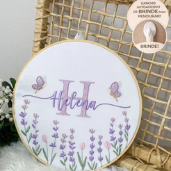 Porta Maternidade Menina Bastidor Bordado Jardim Lavanda com borboleta 3d Personalizado com nome