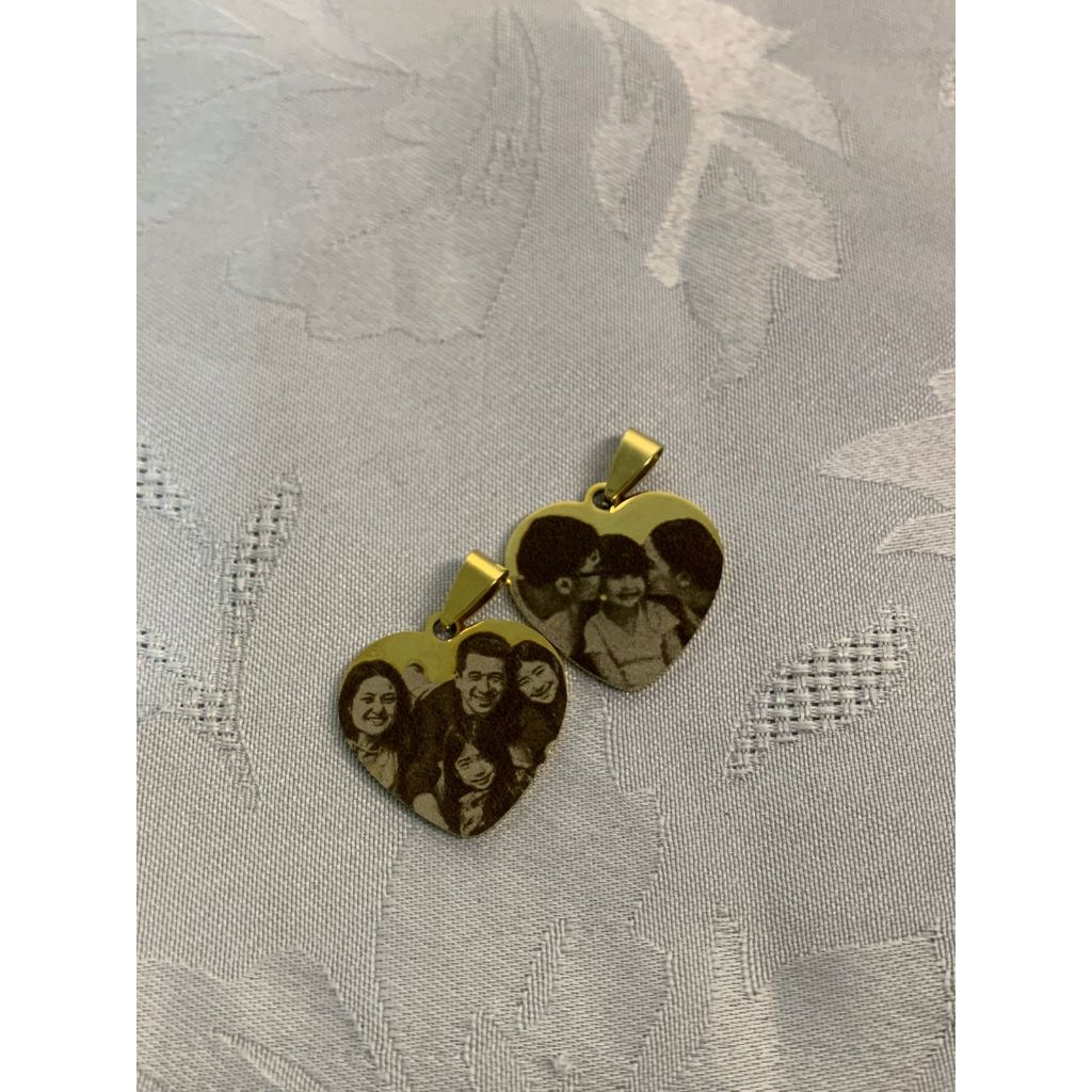Pingente de Coração Dourado de Aço Inox Dourado Personalizado Com Gravação a Laser Ultra Realista
