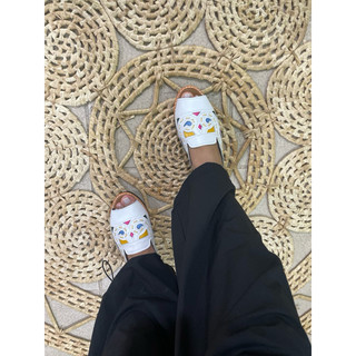 Sandália Rasteira Feminina em Couro Legítimo Colorida Confortável – Chinelo Slide Artesanal