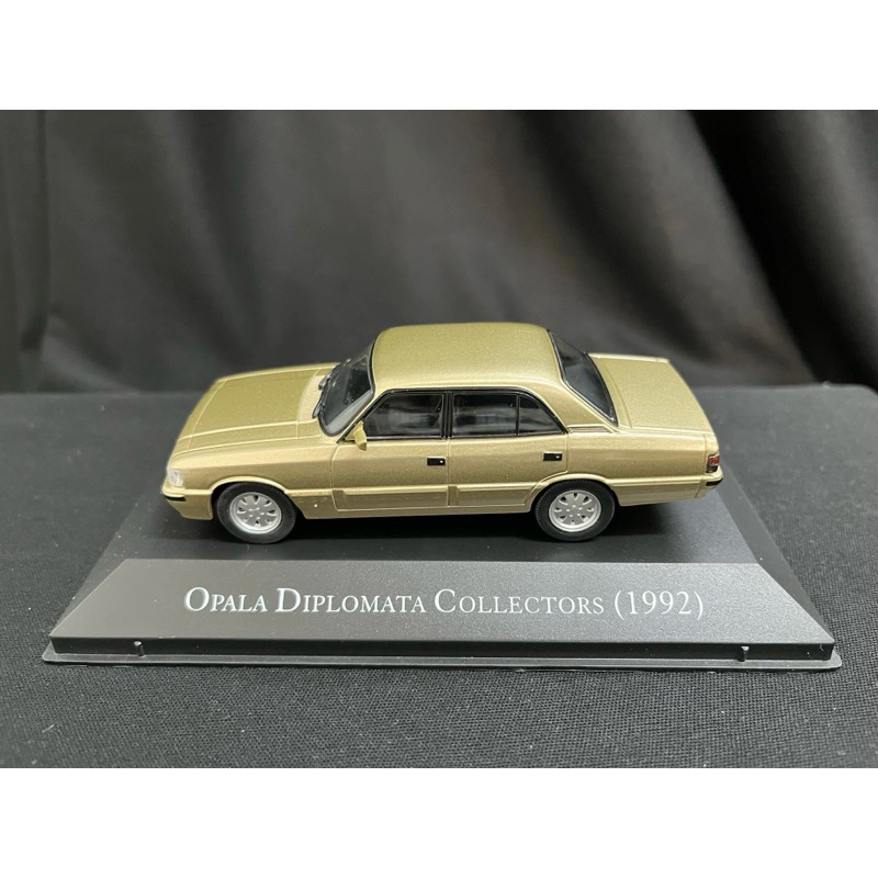 Miniatura Chevrolet Opala Diplomata Collector 1992 1:43 Ixo Dourado