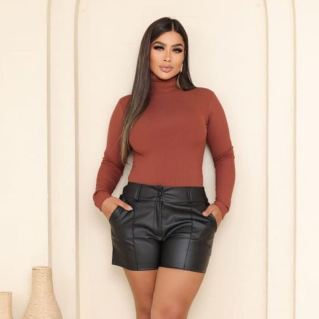 Short Feminino Couro Fake Cintura Alta Com Zíper Modelagem Perfeita Moda 2026 Inverno