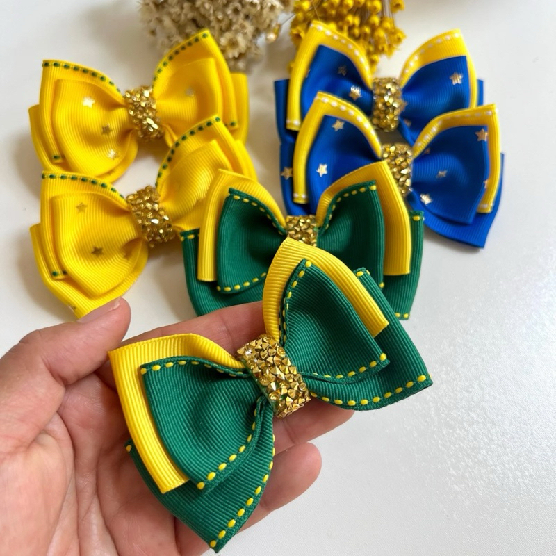 Parzinho Laço Infantil Brasil Verde Amarelo Azul/ Presilha Bico de Pato com Strass Delicado Menina