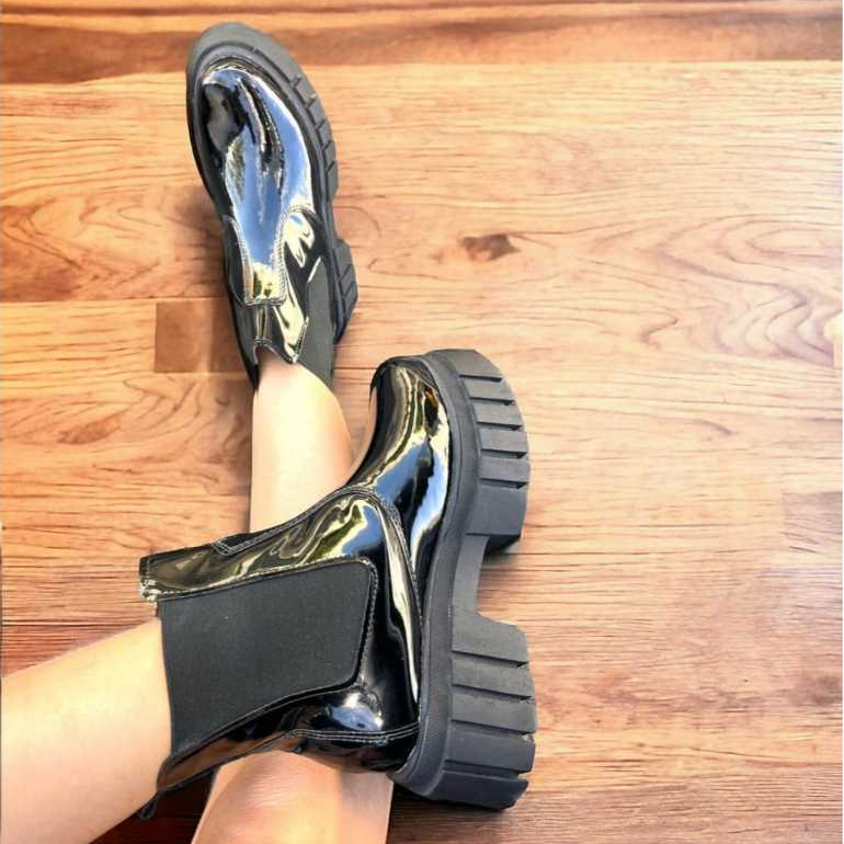 Bota Chelsea Tratorada Verniz Bota da Moda