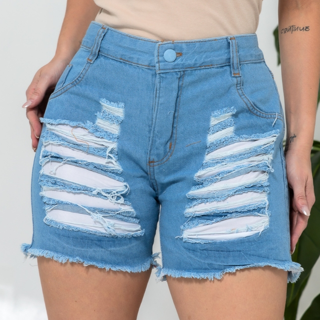 Short Jeans Feminino Cintura Alta Levanta Bumbum Modelo Destroyed Botão Encapado Azul Lavagem Clara