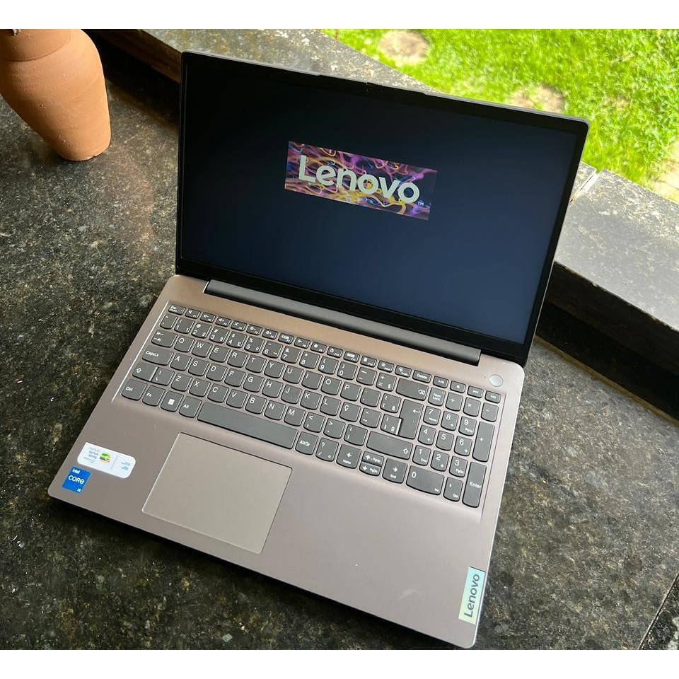 Notebook Lenovo Intel Core i5 12º 1235U/16GB RAM/SSD 512GB/Tela 15.6