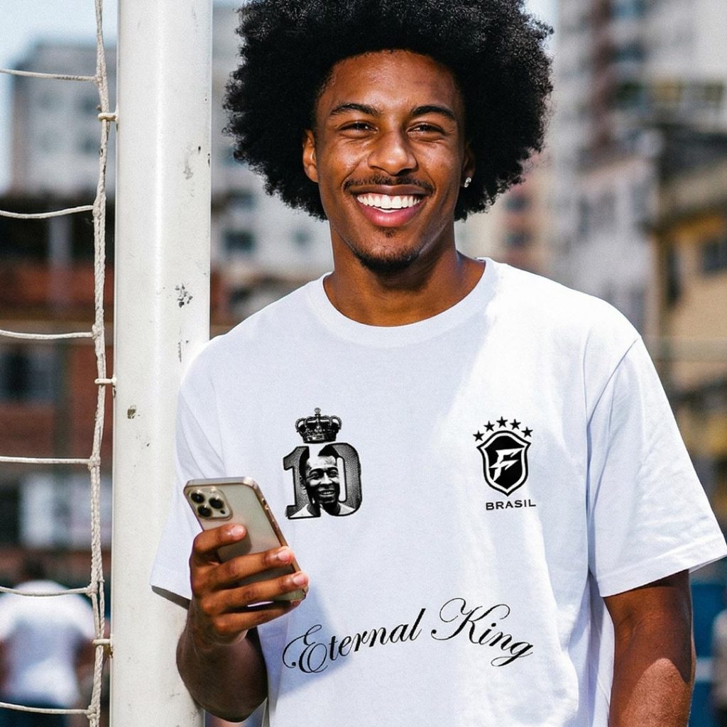 Camiseta Brasil Masculina Eterno Rei Camisa Premium Futebol Copa Algodão Lenda Icone do Futebol