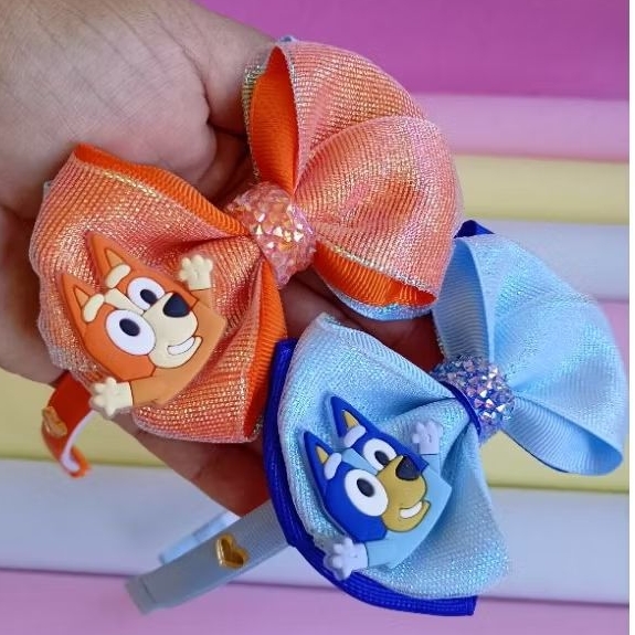 Tiara temática Bluey e Bingo Infantil Temático Bluey Luxo com Aplique Tiara com Brilho para Meninas