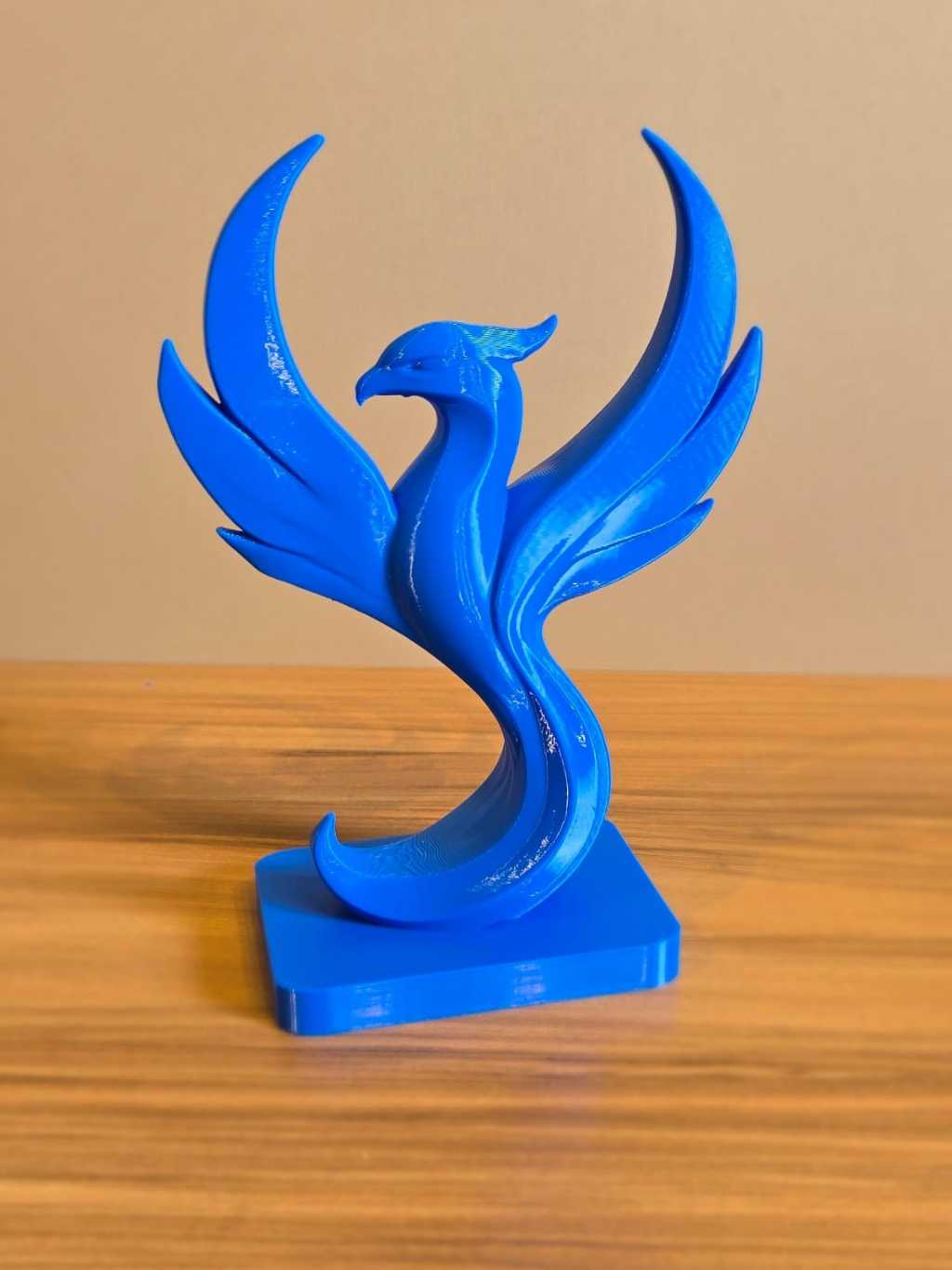 Escultura Fênix – Elegância, Renascimento e Design Moderno