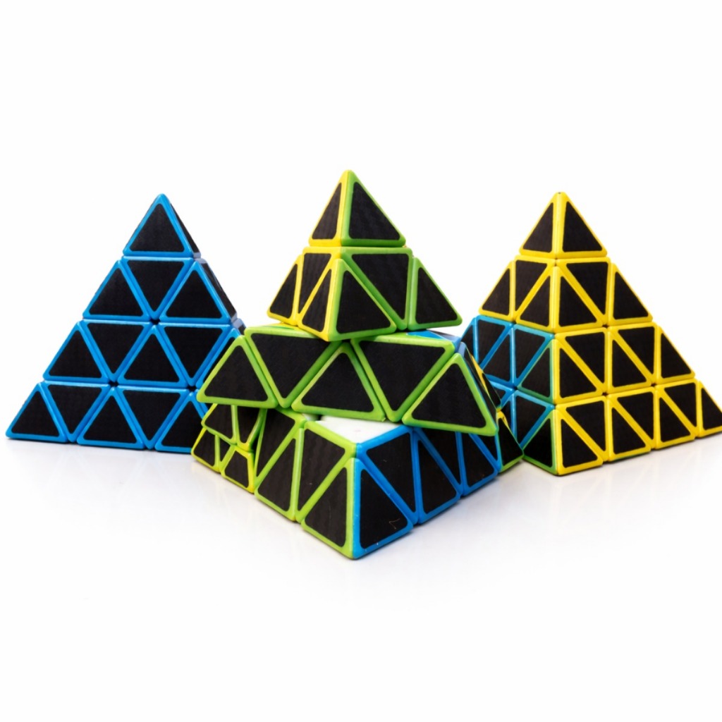 Cubo Magico Pirâmide Triângulo Profissional 3x3x3