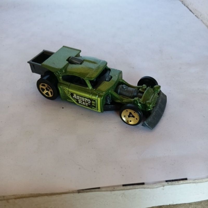 miniatura hot wheels aristo rat