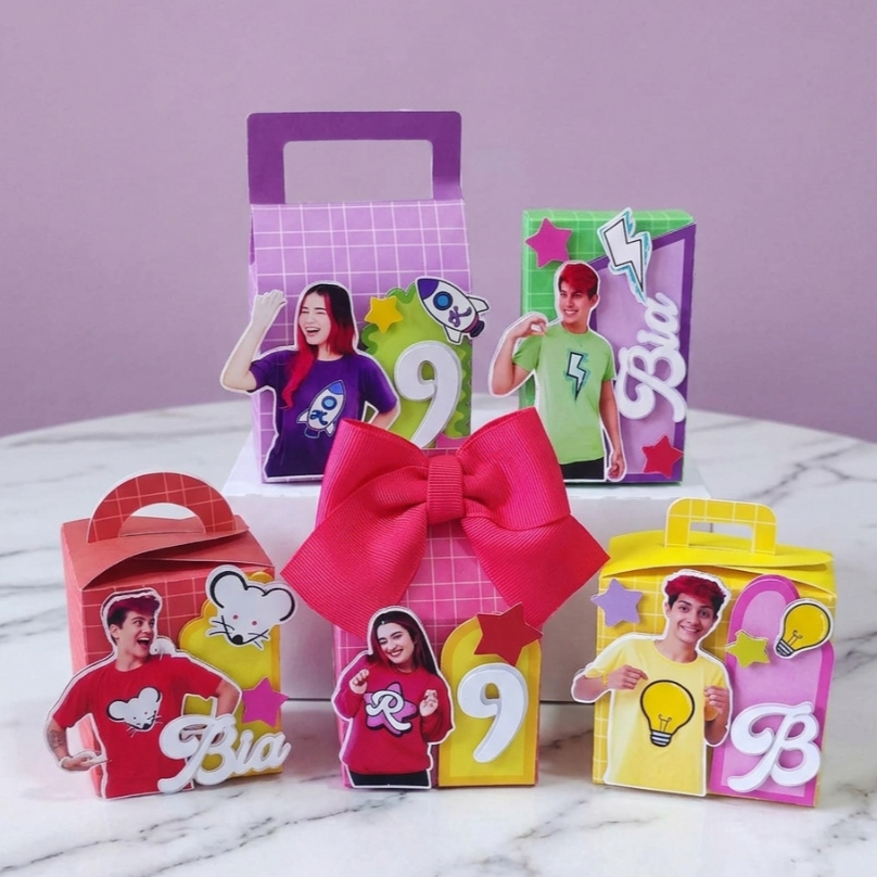 PEGUE E MONTE|Kit Festa Personalizado| EMILLY VICK DOS ROSAS | Caixinhas Lembrancinha para Aniversário - SEMIMONTADAS