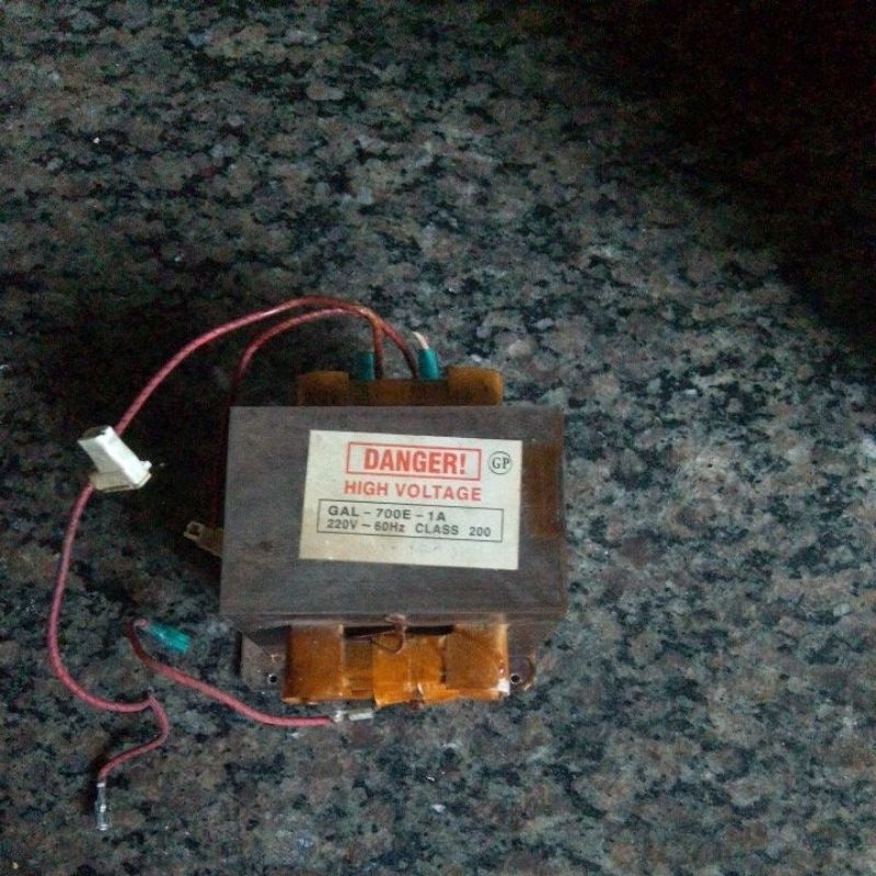 transformador de alta tensão  micro-ondas(700E-1A)220V(Usado