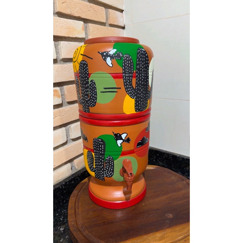 Filtro de barro pintado