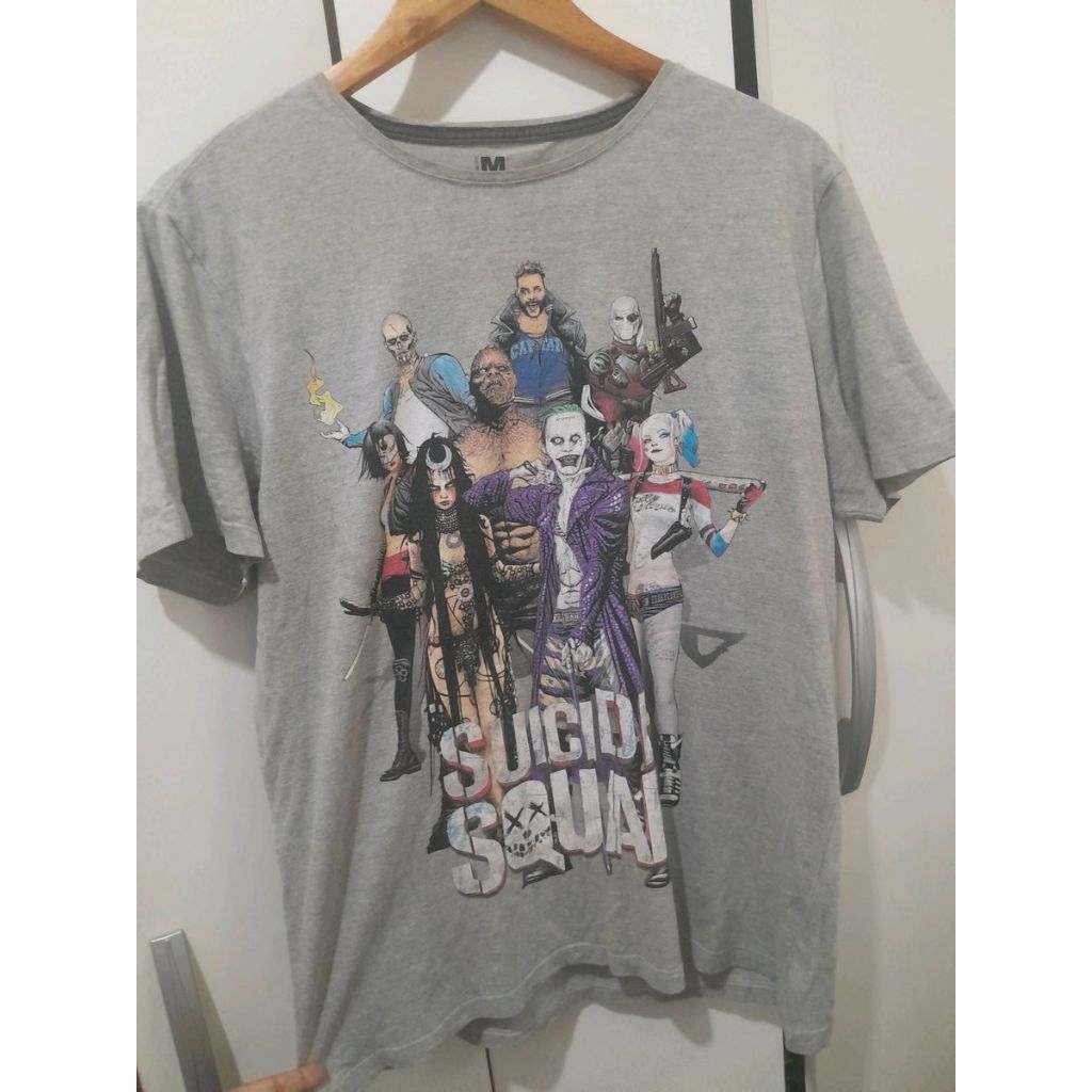 camiseta esquadrão suicida cinza m