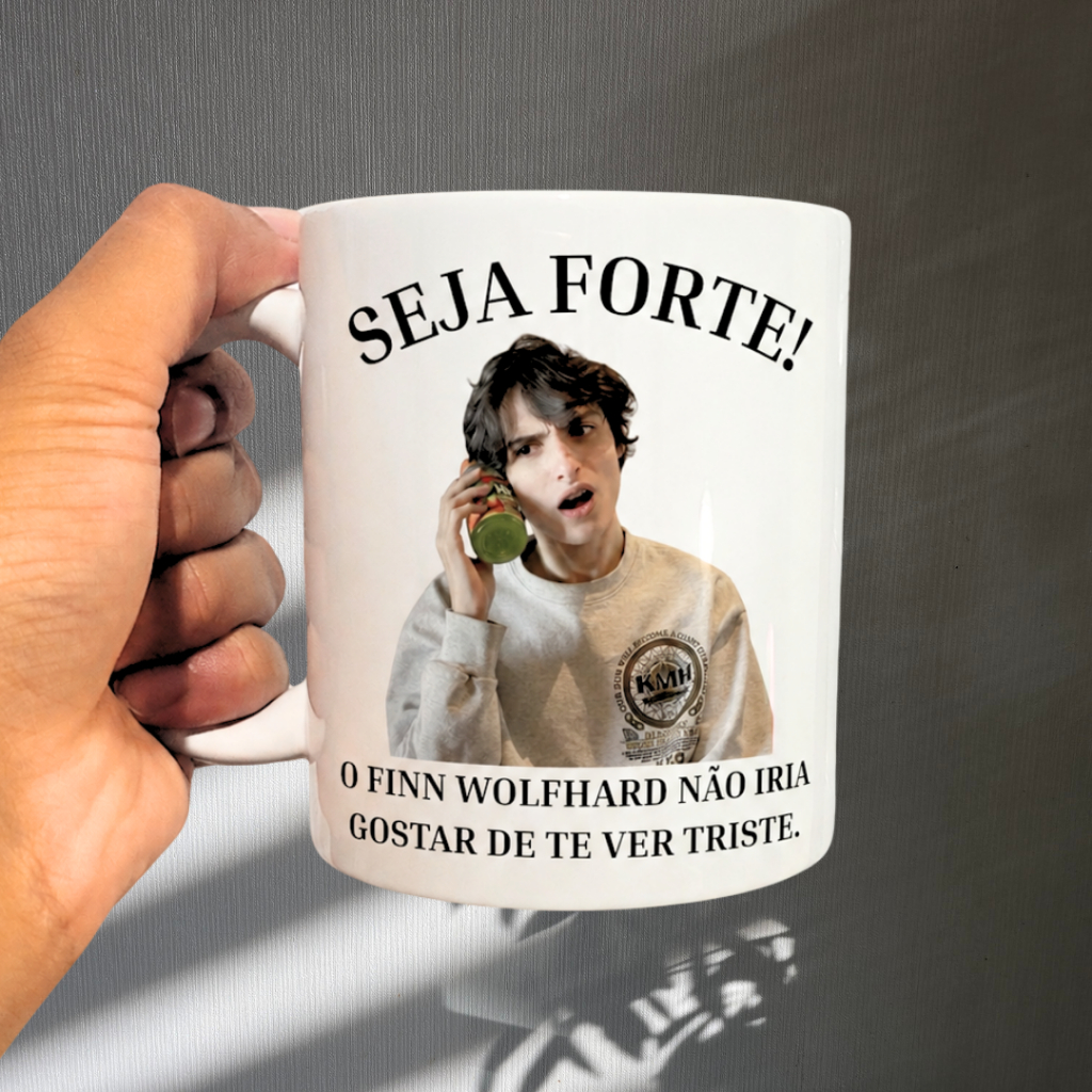 Caneca Finn Wolfhard Seja Forte Meme Engraçada Stranger Things