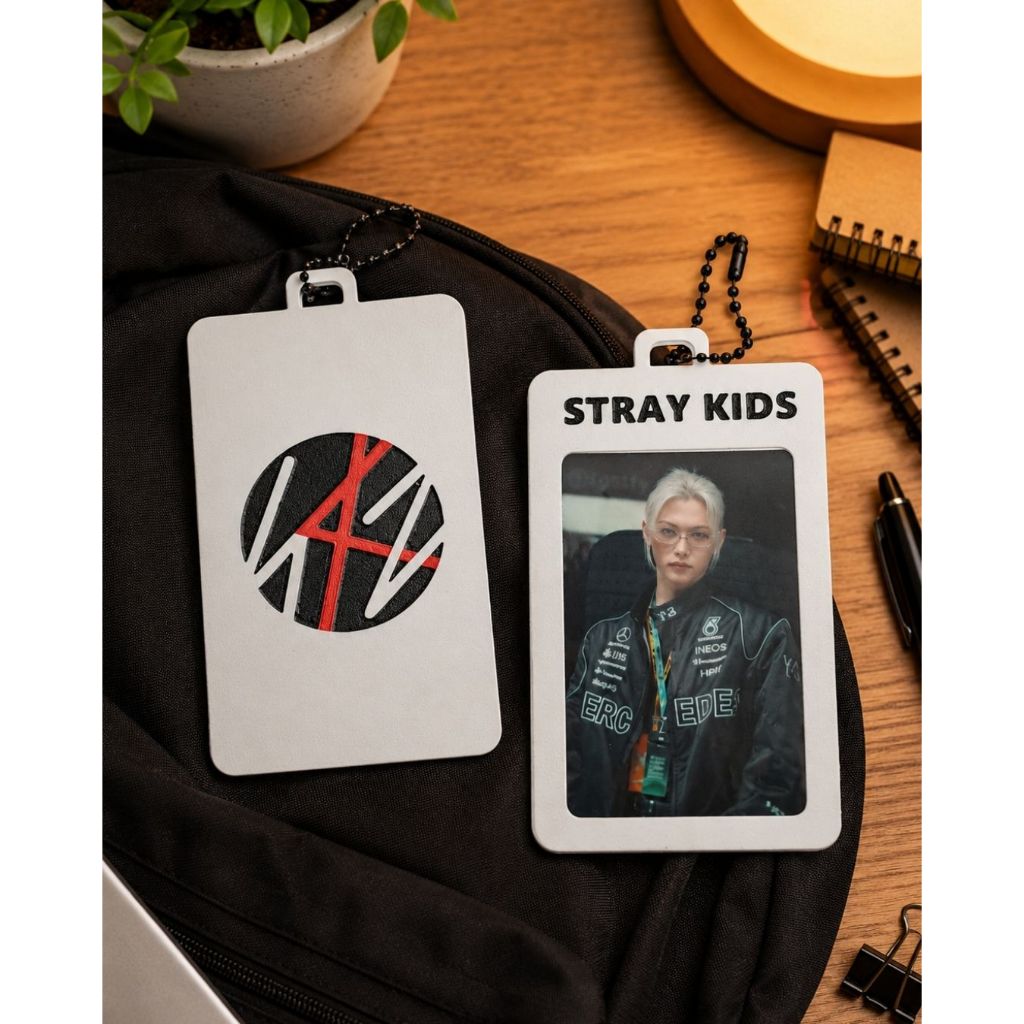 Porta Photocard Holder StrayKids 3D com Correntinha + Photocard Surpresa Fanmade Incluso Kpop STAY