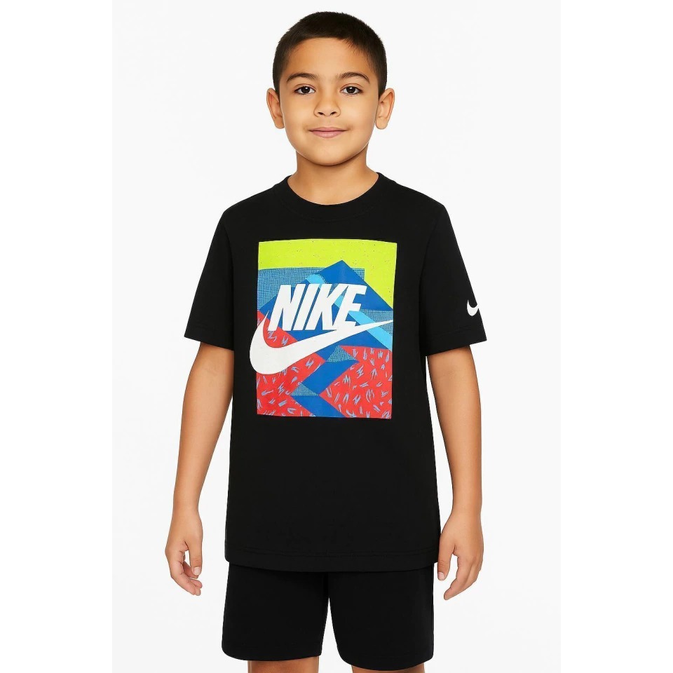 CAMISETA NIKE PRETA ESTAMPA COLORIDA