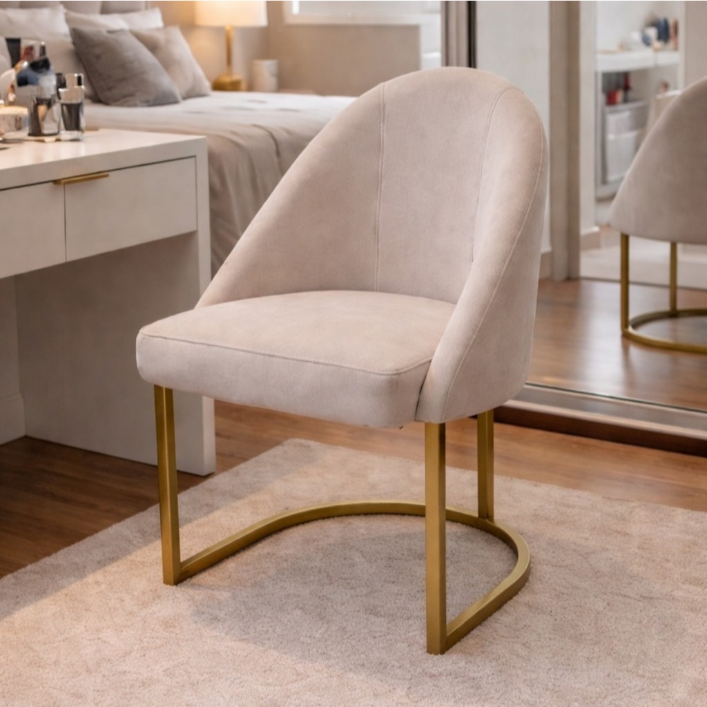Poltrona Lua Moderna Base Metálica Dourada Cadeira Decorativa Sala Recepção Luxo