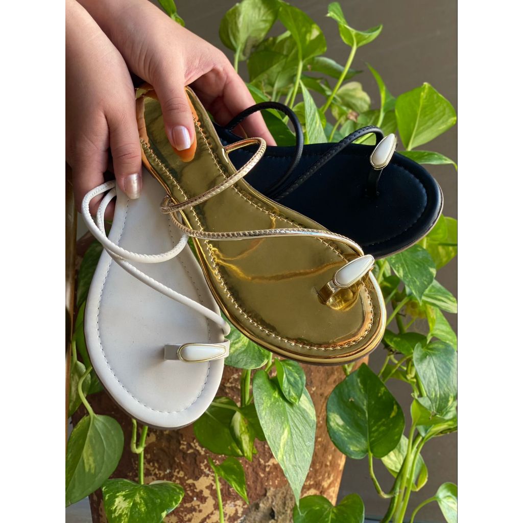 Rasteira Feminina com Detalhe Metal Minimalista Elegante Confortável Casual Tendência Moda 2026