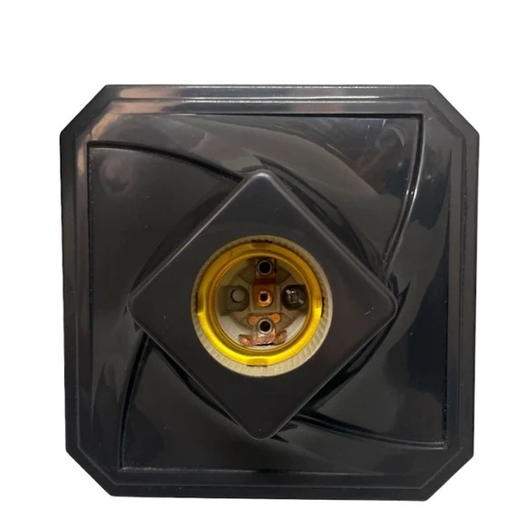 PLAFON C/SOQUETE PORCELANA QUADRADO 1un PRETO  OU BRANCO