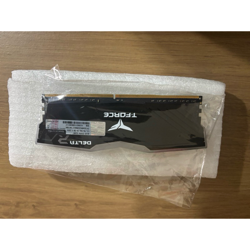 MEMÓRIA RAM DDR4 8GB RGB CL16 T-FORCE