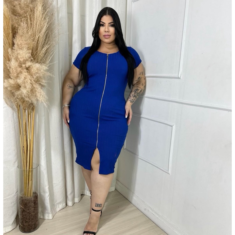 Vestido Plus com zíper na frente