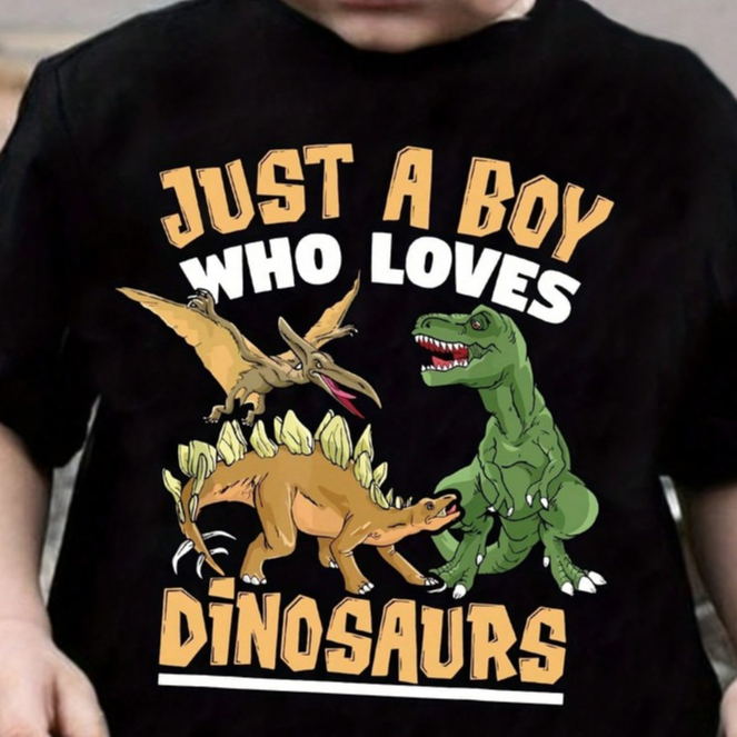 Camiseta Infantil Casual de Manga Curta com Estampa de Dinossauro e Desenho de Letra Cartoon, Verão