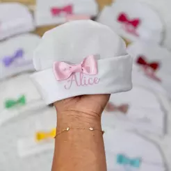 Touca bebê com o nome personalizado | Touquinha Saída Maternidade | Touca para Bebê Menina e Menino.