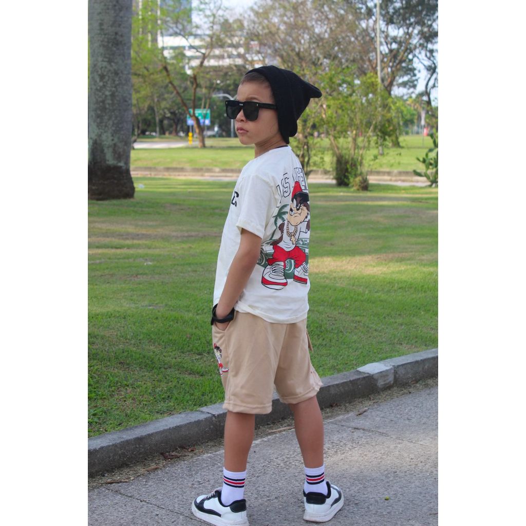 conjunto de menino camiseta de malha e bermuda em moletinho infantil estiloso taz de algodão bolso cargo