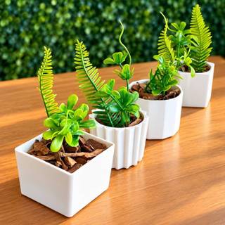 Kit 4 Mini Vasos Decorativos - Cor e Plantas Artificiais Aleatórias