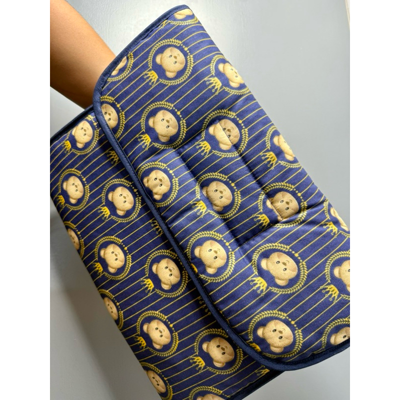 Trocador Infantil Portátil Lavável e Funcional Rei Urso Azul Marinho