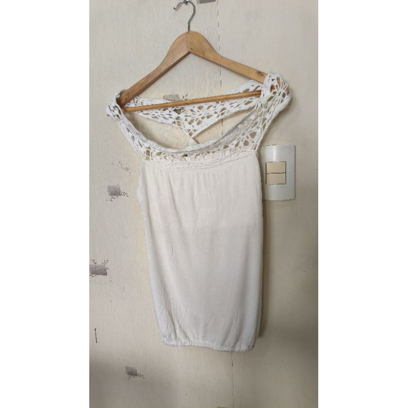 MARIA VALENTINA BLUSA MALHA ( TECIDO DUPLO BUSTO) TOMARA QUE CAIA COM OMBRO A OMBRO CROCHÊ TAM G (44) 40,00Altura 63cm