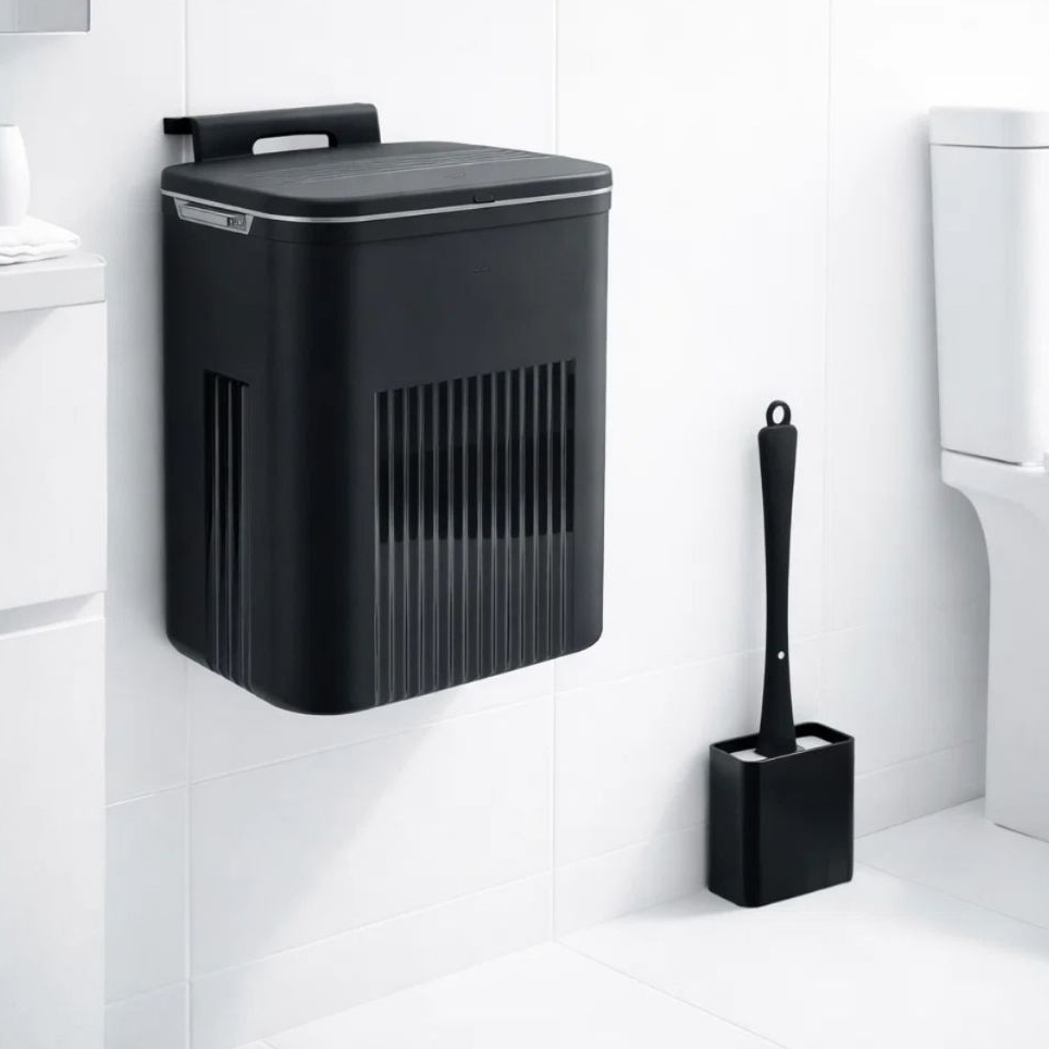 Kit Lixeira Suspensa Preta com Escova Sanitária quadrada Silicone para Banheiro e Cozinha resistente