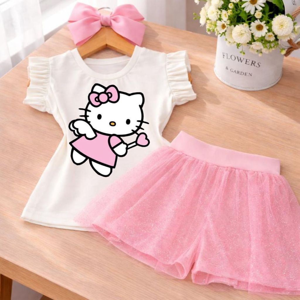Conjunto Infantil Menina Fashion Trend Blusa Off White com Babado Estampa HELLO KIT Fadinha Short Saia Glitter Rosa Bebe