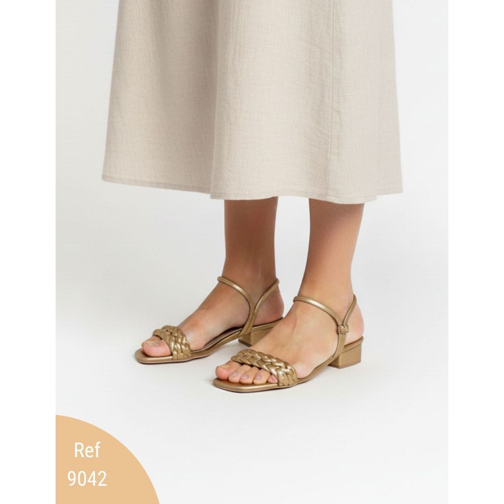 Sandália  Feminina exclusiva Casual promoção Salto Baixo Estável Não Cansa os Pés