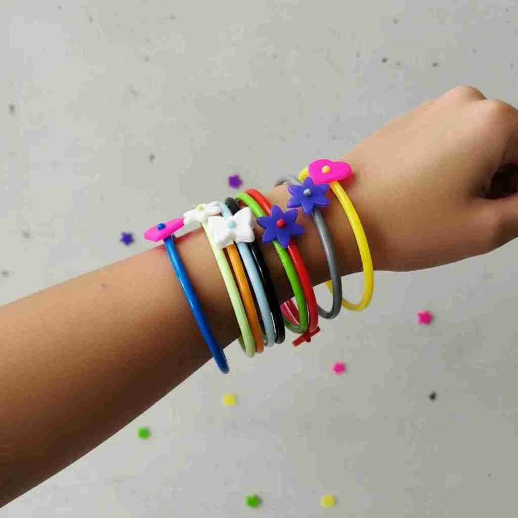 50 Unidades Pulseira Infantil Plástico Lembrancinha Aniversário Sacolinha Surpresa