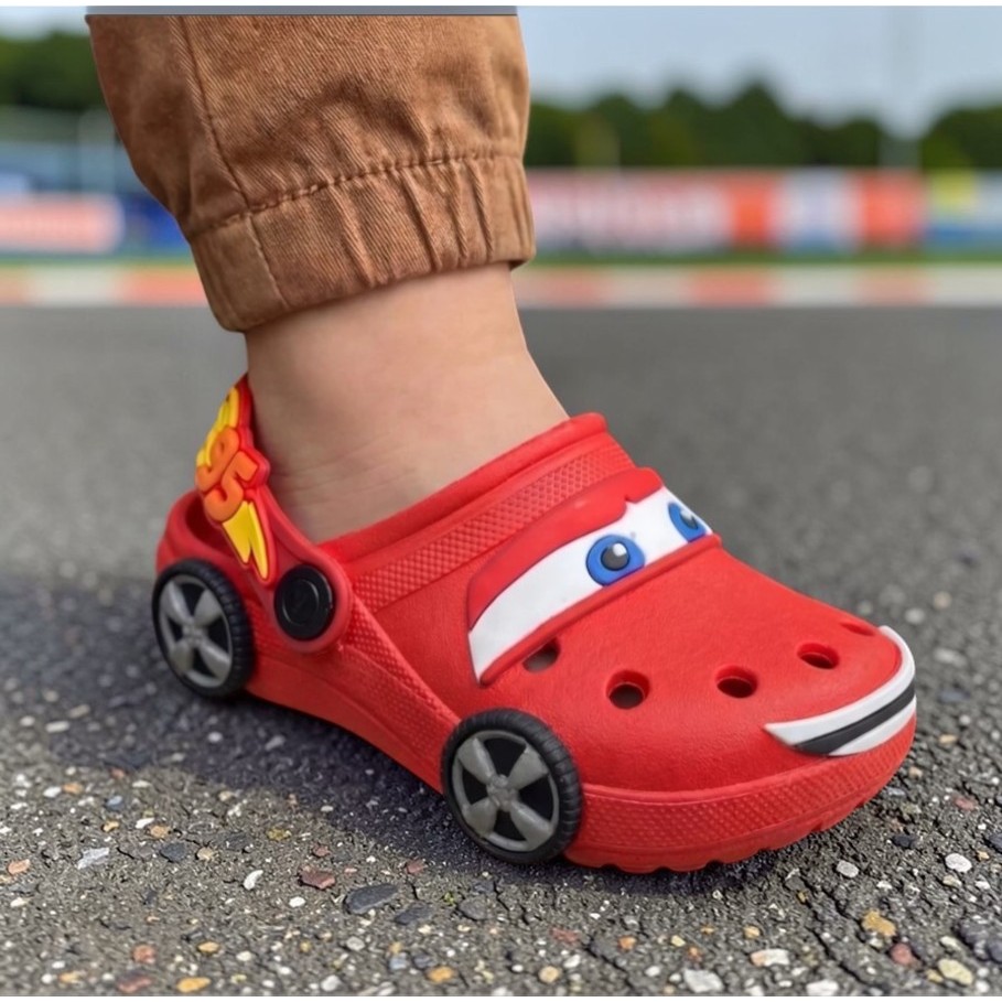 Sandália Papete Infantil Menino Carros Vermelho Relampago Rodinha Divertido Leve e Confortável