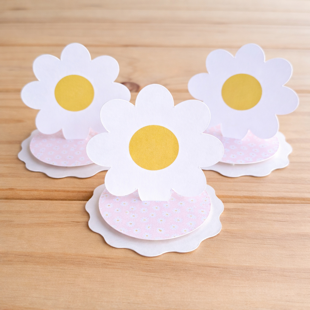 Aplique em pé(PEGUE E MONTE) Caixinha acrilica 5x5 MARGARIDAS lembrancinha personalizado aniversário