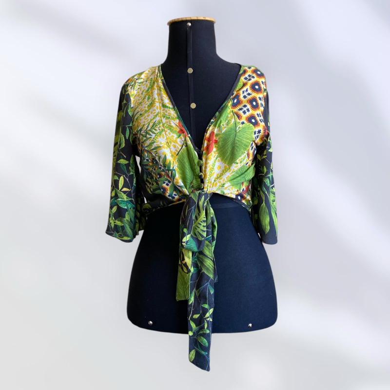 Cropped MOB Viscose Estampado Amarração Frontal Boho Tropical Tam M | Brechó
