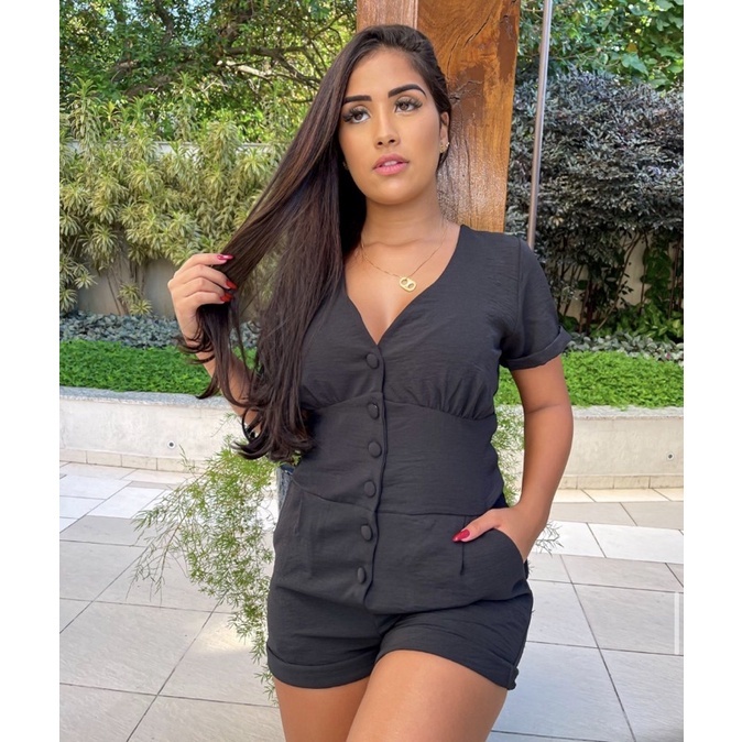 Macaquinho Ariel com botões encapado bolso na frente Macaquinho feminino liso fresquinho social elegante casual dia dia
