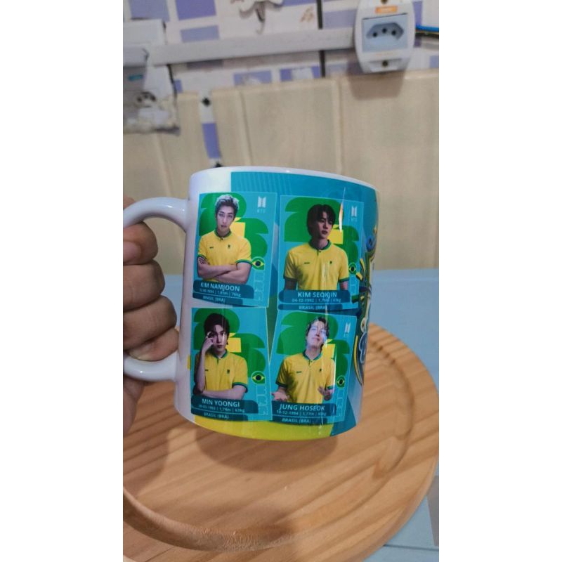 Detalhes do Caneca Seleção Bangtan BTS fotos