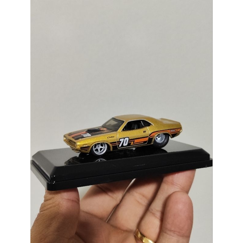 Miniatura HotWheels Dodge Challenger custom arrancada (Matchbox, minigt, Maisto).