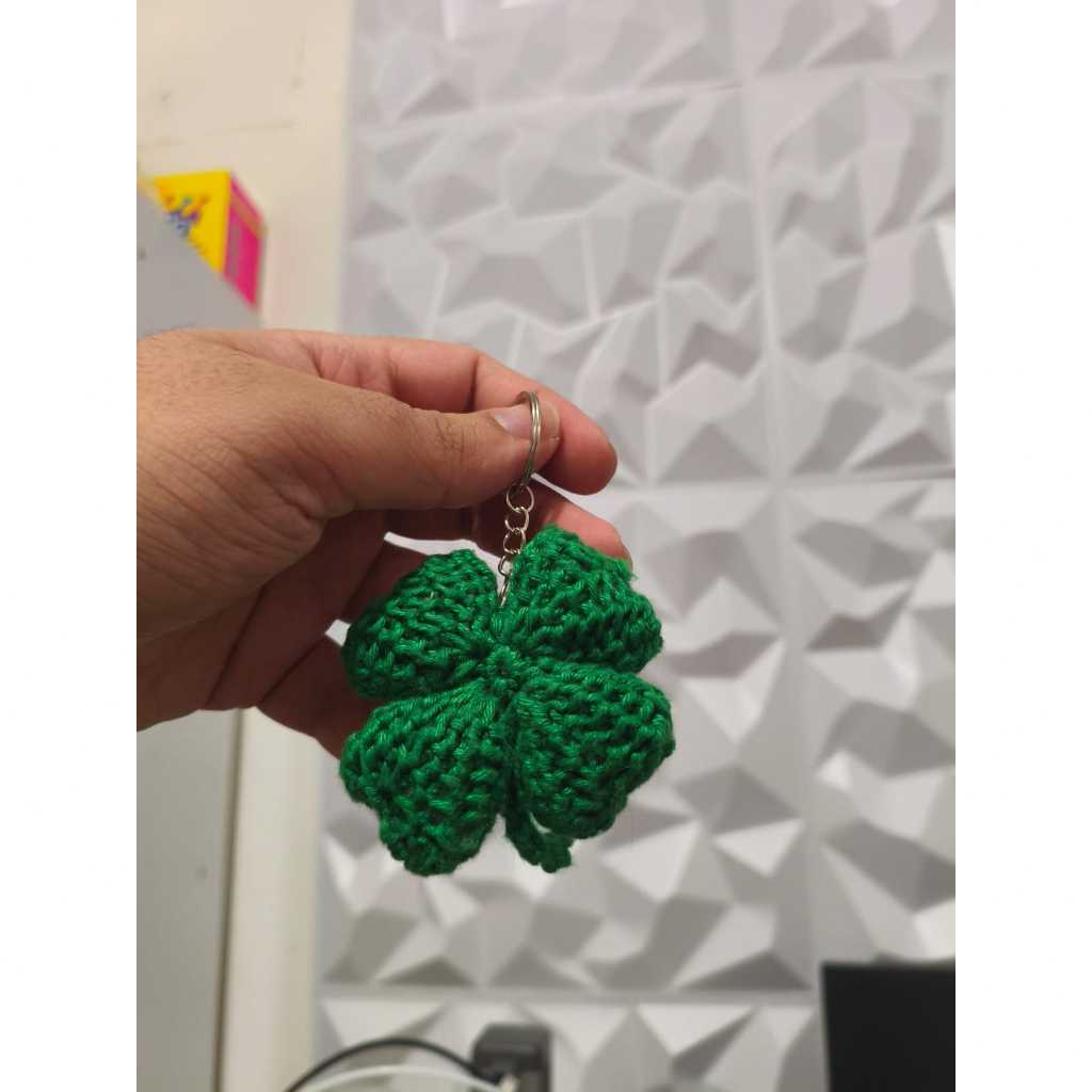 Chaveiro Trevo 4 Folhas Crochê Amigurumi Artesanal Sorte Presente Personalizado