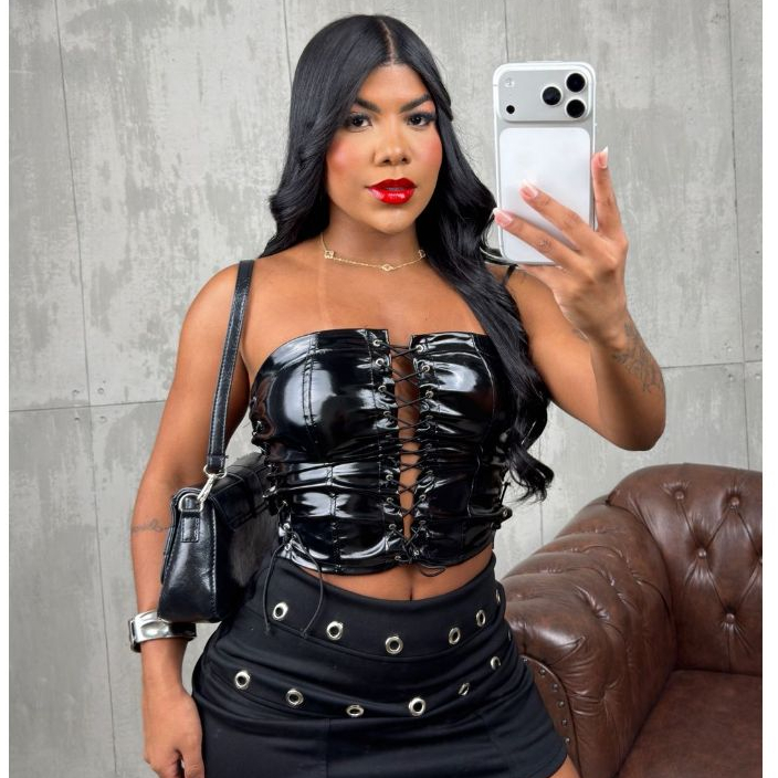 Corselet Bratz em Vinil com Ilhós nas laterais e no meio - cropped blusa feminina tomara que caia tendencia