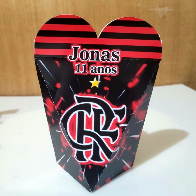 caixa coração personalizada para lembrancinha de aniversario infantil de menino preto e veemelho flaflu ,flamengo