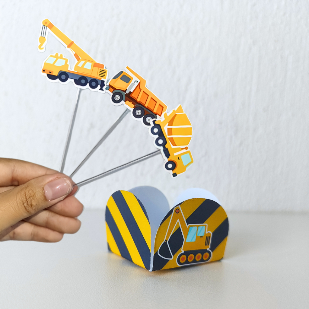 Forminhas personalizadas de doce e tags de docinhos tema Construção aniversário Lembrançinhas
