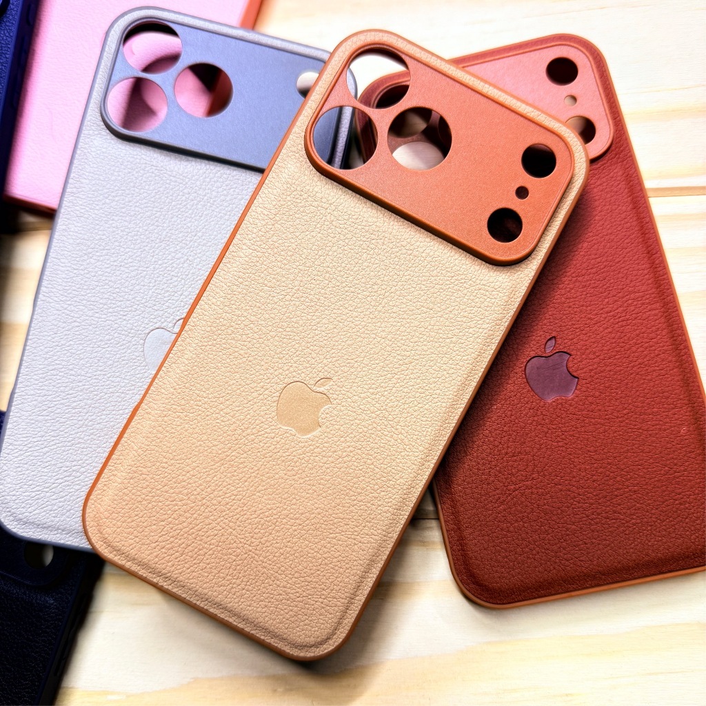 Capa Capinha iPhone 17 Pro Max | iPhone 17 Pro | iPhone 17 Couro Premium Aveludada Luxo Anti Impacto Proteção de Câmera